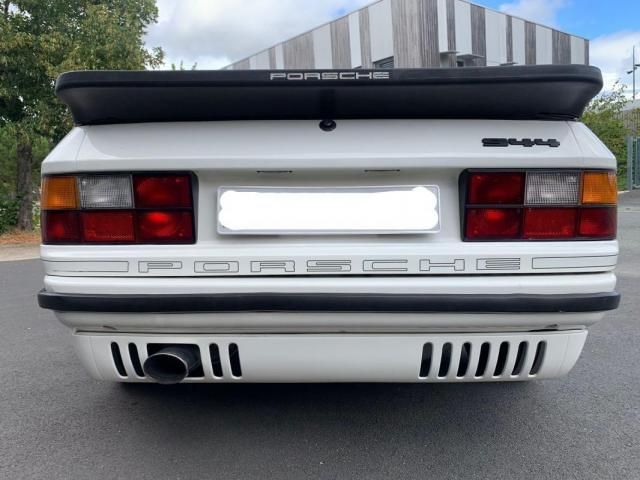 Porsche 944 image 1