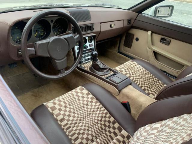 Porsche 944 image 4