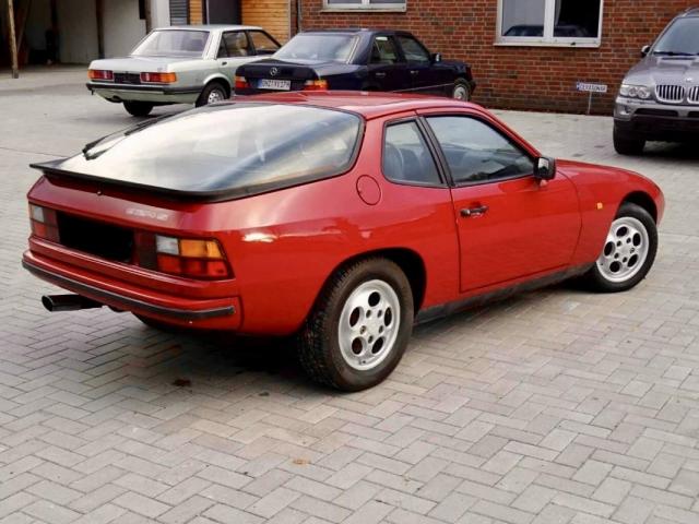 Porsche 924 image 8