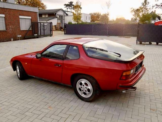Porsche 924 image 5