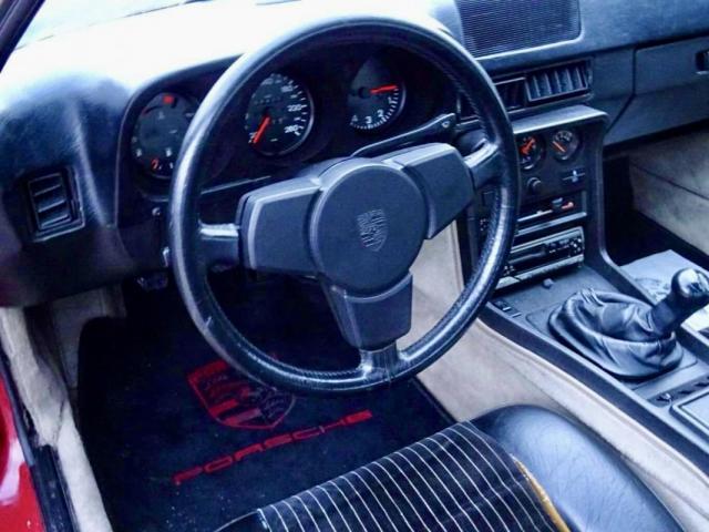 Porsche 924 image 1