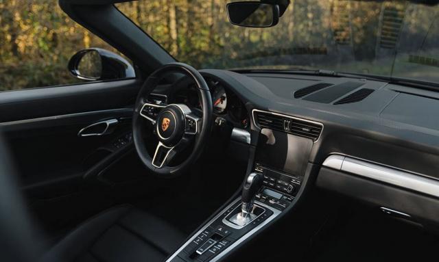 Porsche 911 image 4