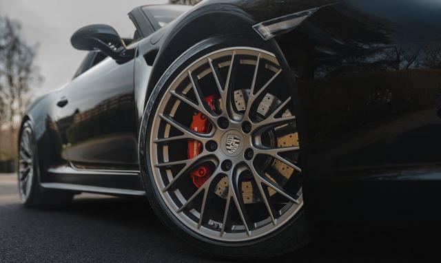 Porsche 911 image 1