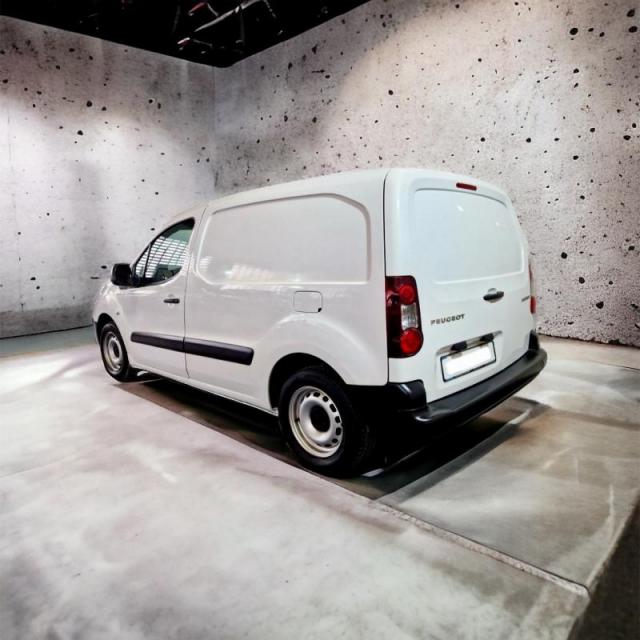 Peugeot Partner image 1