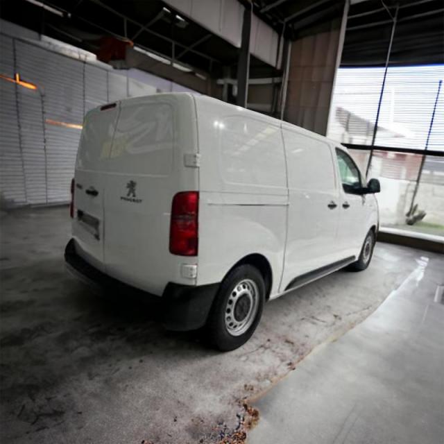 Peugeot Expert image 1