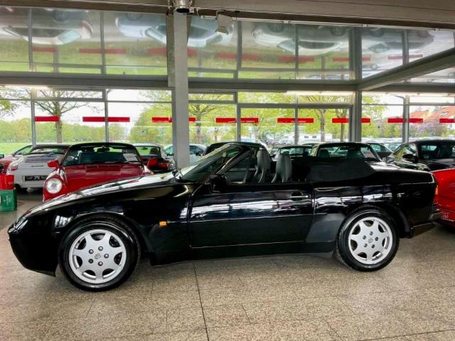 Porsche 944 image 9