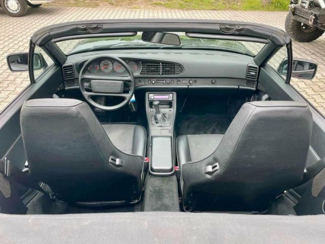 Porsche 944 image 1
