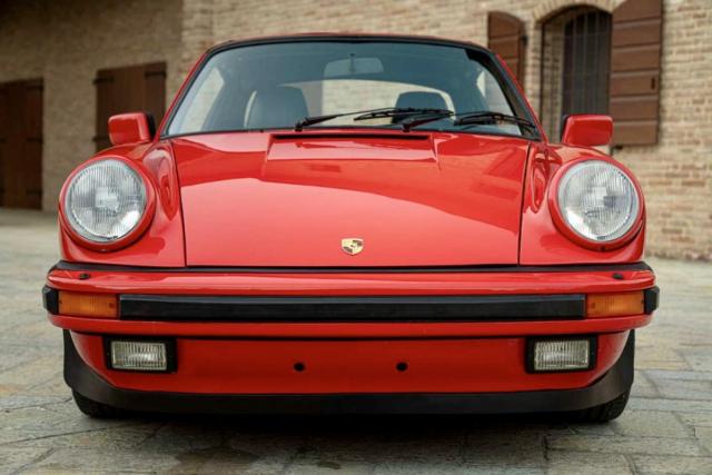 Porsche 911 image 6