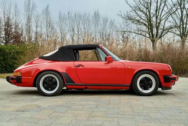 Porsche 911 image 1