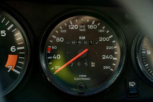 Porsche 911 image 7