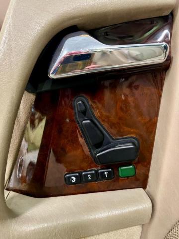 Mercedes Benz 500 image 5