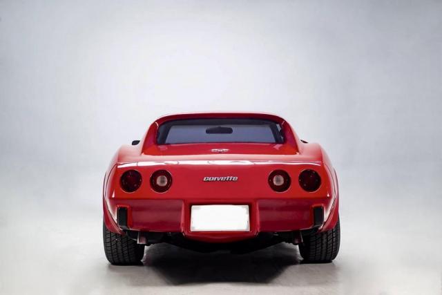 Chevrolet Corvette image 8