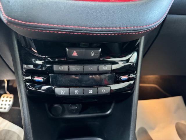 Peugeot 208 image 3