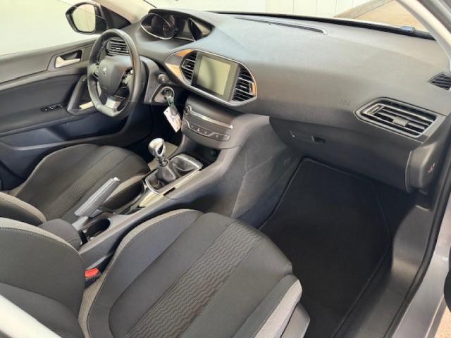 Peugeot 308 image 8