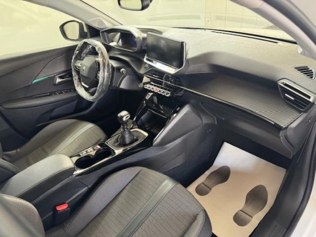 Peugeot 208 image 6