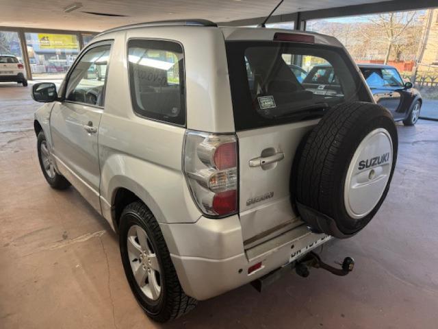 Suzuki Grand Vitara image 2