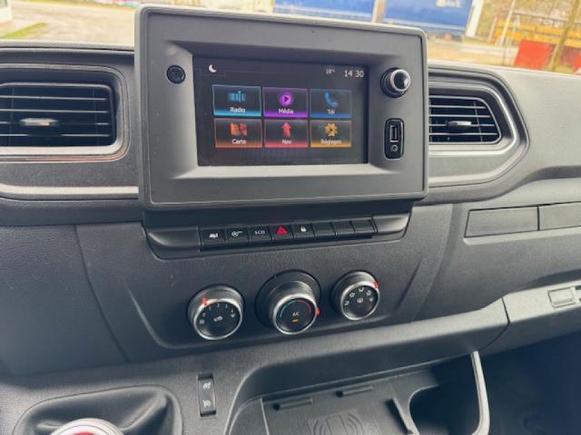 Renault Master image 4