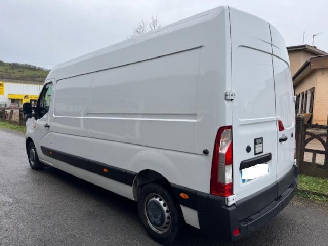 Renault Master image 1