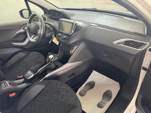 Peugeot 2008 image 3