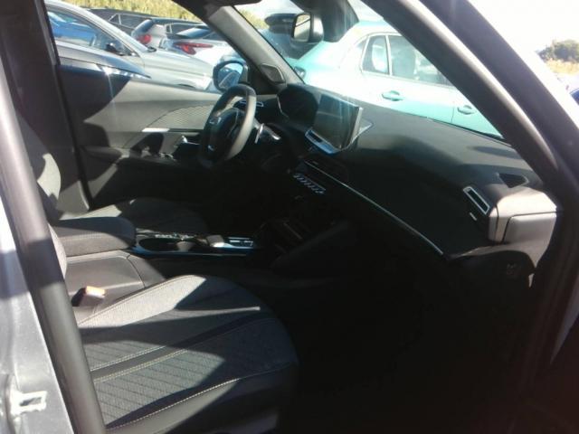 Peugeot 2008 image 8