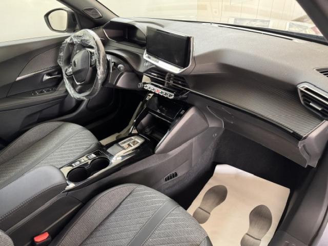 Peugeot 2008 image 1