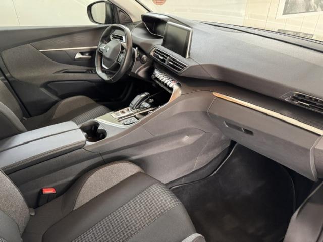 Peugeot 3008 image 3