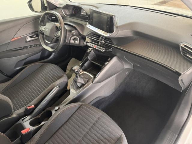 Peugeot 208 image 9