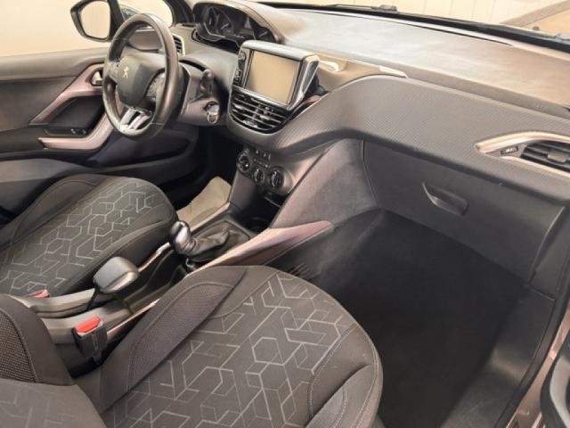 Peugeot 2008 image 3