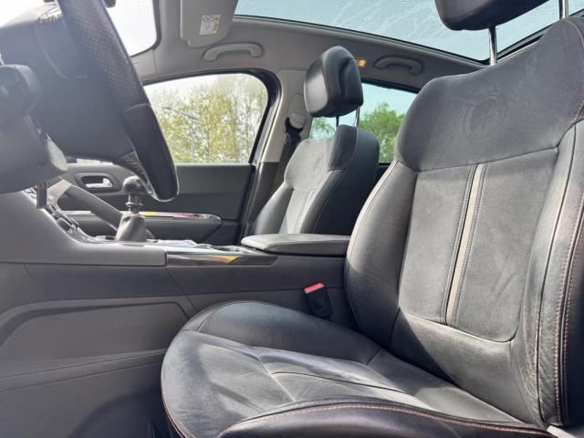 Peugeot 3008 image 2