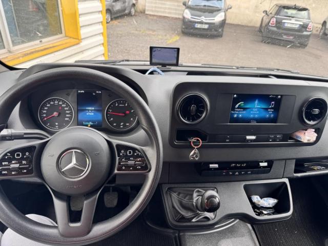 Mercedes Benz Sprinter image 1