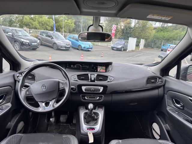 Renault Grand Scénic image 2
