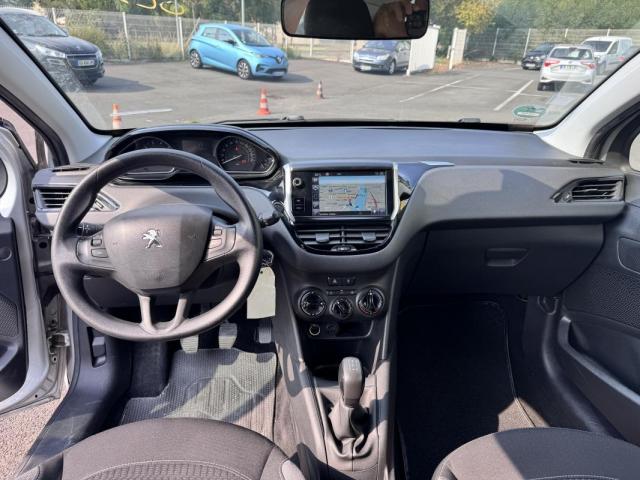 Peugeot 208 image 9