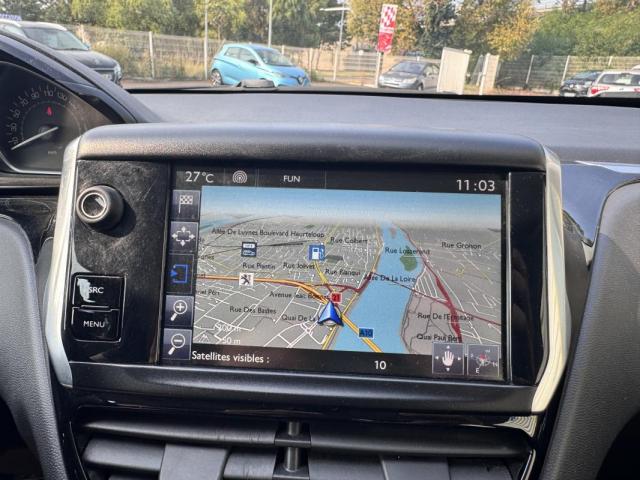 Peugeot 208 image 2