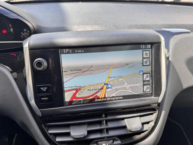Peugeot 208 image 9