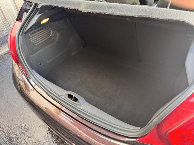 Peugeot 208 image 4