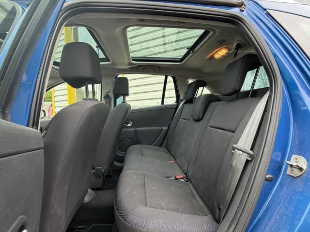 Renault Clio Estate image 9