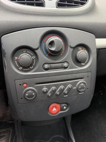 Renault Clio Estate image 2