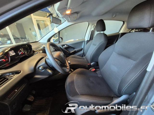 Peugeot 208 image 2