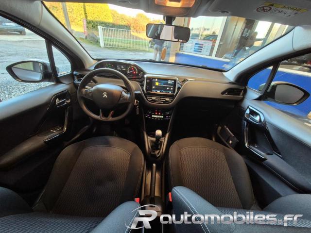 Peugeot 208 image 1