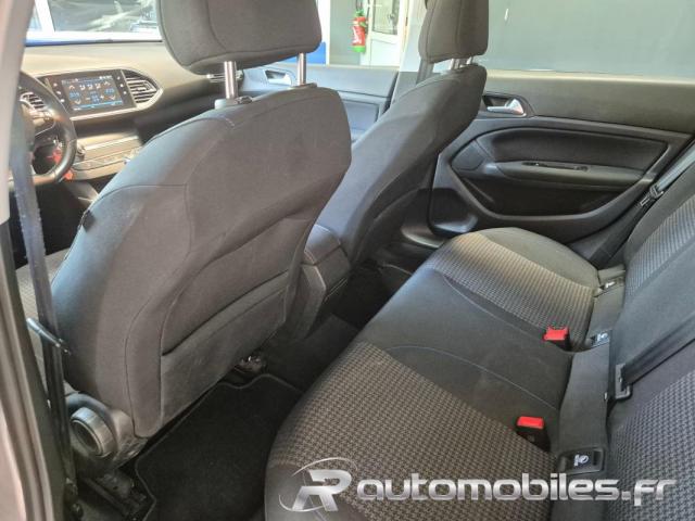 Peugeot 308 image 2