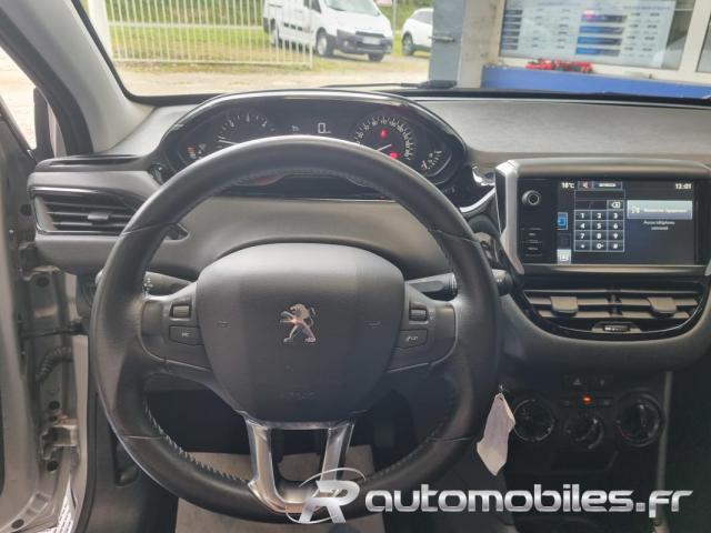 Peugeot 208 image 3
