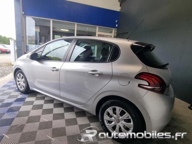 Peugeot 208 image 9