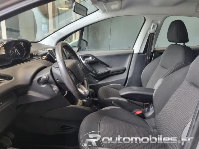 Peugeot 208 image 5
