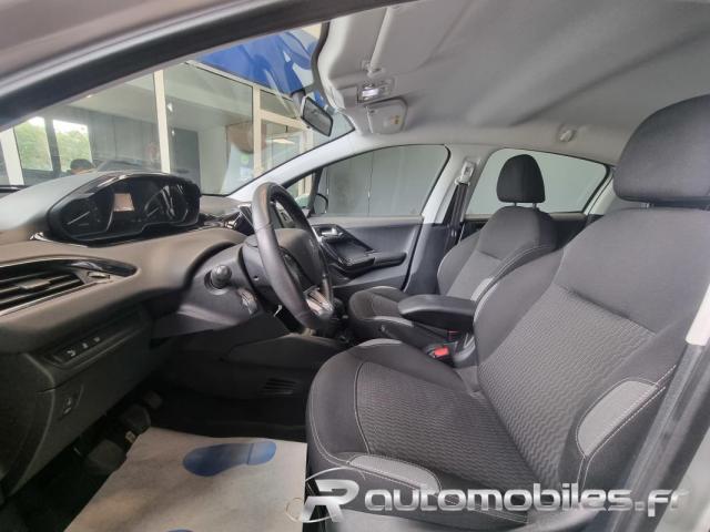 Peugeot 208 image 6
