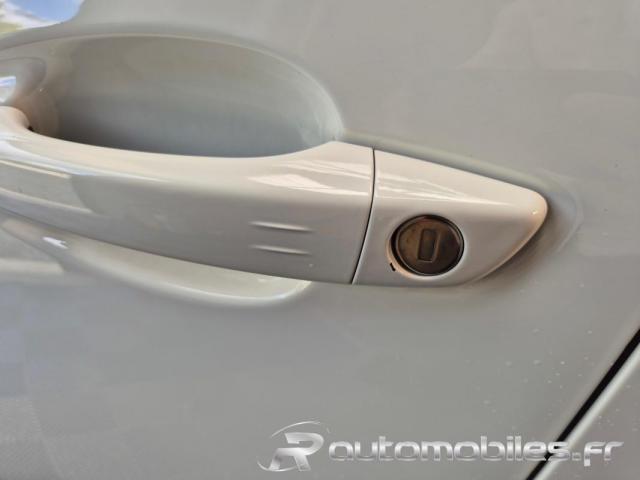 Peugeot 3008 image 2