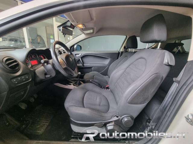 Alfa Romeo Mito image 7