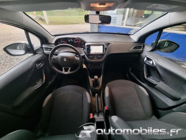 Peugeot 208 image 9
