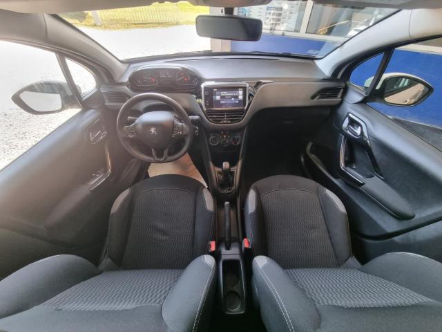 Peugeot 208 image 2