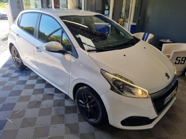 Peugeot 208 image 5