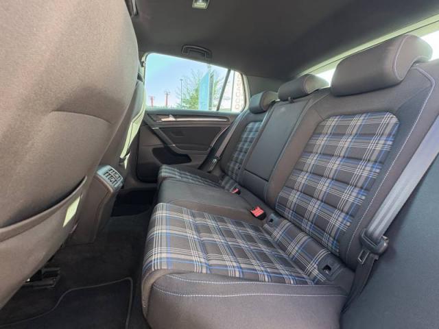 Volkswagen Golf image 5